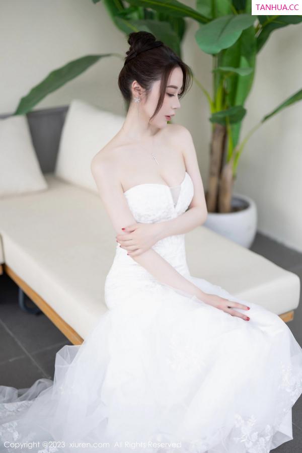 梦心玥  [XiuRen]高清写真图 2023.08.30 No.7310 梦心玥 婚纱美腿第31张图片
